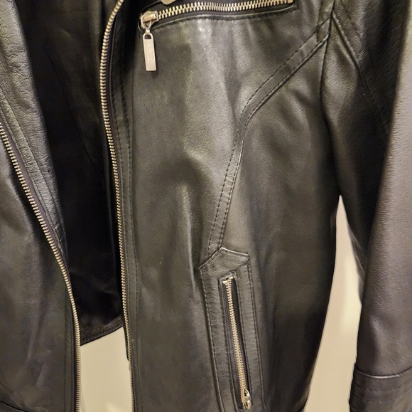 Cropped leather jacket size medium - Picture 3 of 6